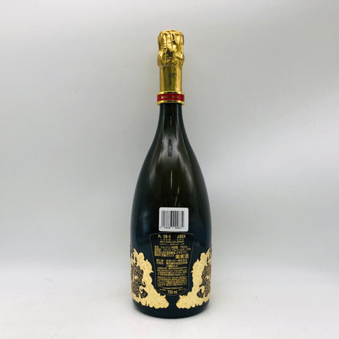 パイパー エドシック ミレジム 2002 750ml。優良年の恵みと長期熟成が生み出す、気品あふれるヴィンテージシャンパーニュ。