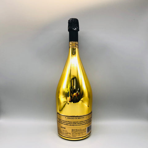 アルマンドゴールド 1500ml。ゴールドに輝く、世界が憧れるラグジュアリーシャンパーニュ。