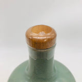 ニッカ 高麗青磁 雲鶴草華文様 象嵌ボトル 青峯 660ml、上品な青磁ボトルに芳醇な熟成ウイスキーを詰めた限定品。