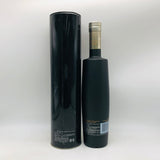 オクトモア 07.1 スコティッシュバーレイ 700ml。圧倒的なスモークの先に広がる、驚くほど優雅な深み。