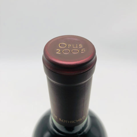 オーパスワン2005 750ml。熟成の輝きが放つ、オーパスワン2005の圧倒的存在感。 