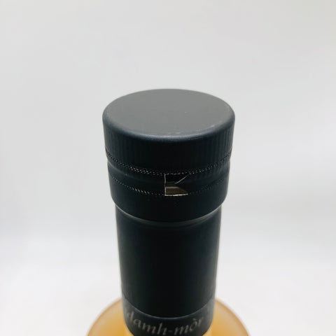 オクトモア14.3アイラバーレイ 700ml。アイラの魂を映す超濃厚ピート。