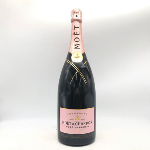 モエ・エ・シャンドン ロゼ・インペリアル マグナム 1500ml。サーモンピンク色のロゼシャンパン。赤い果実の香りと華やかな味わいが特徴。