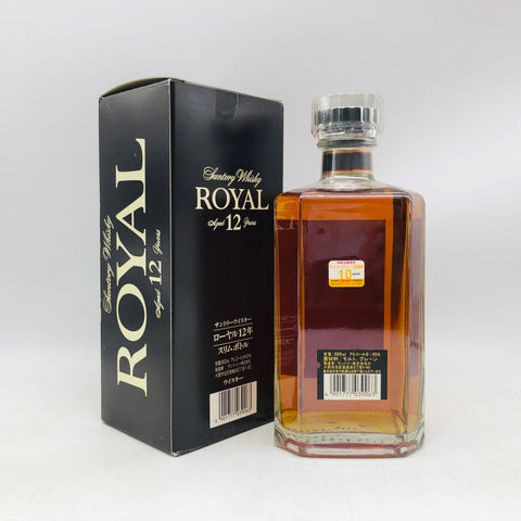 サントリー ローヤル 12年 スリムボトル 660ml。円熟の甘みとコクが響く、王道ジャパニーズブレンド