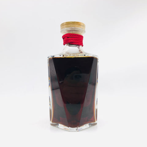 マーテルエクストラバカラ 700ml。芸術品のような至高のコニャック。