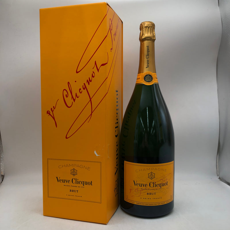 ヴーヴ・クリコ イエローラベル ブリュット マグナム 1500ml。黄金色の泡と熟果香が魅力のフランス・シャンパーニュ産辛口シャンパン。
