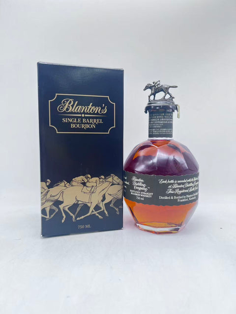 BLANTON ブラントン ブラック 2023年 750ml、日本限定仕様のシングルバレルバーボン。バニラとキャラメル香が特徴