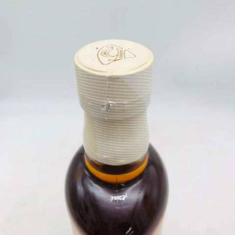 ハイランドパーク12年 700ml 白ラベル。北の海が育んだ、やさしくも芯のあるスモーキーなシングルモルト。