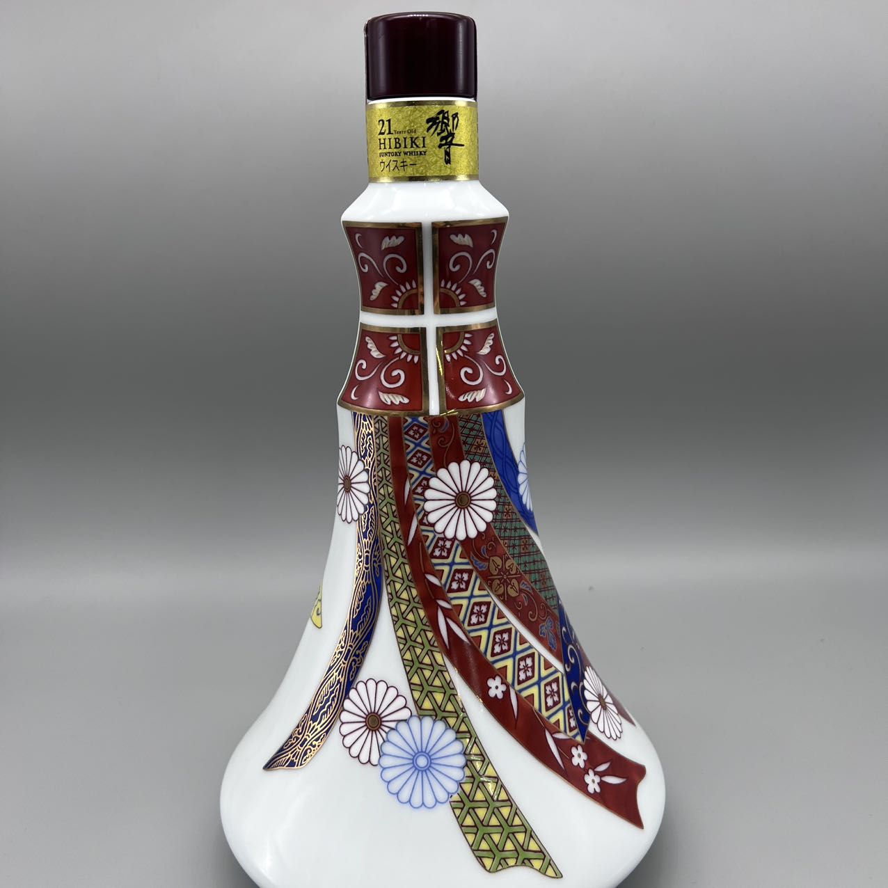 SUNTORY 響21年 有田焼 色絵菊熨斗文扇形瓶 600ml | リンクサス酒販
