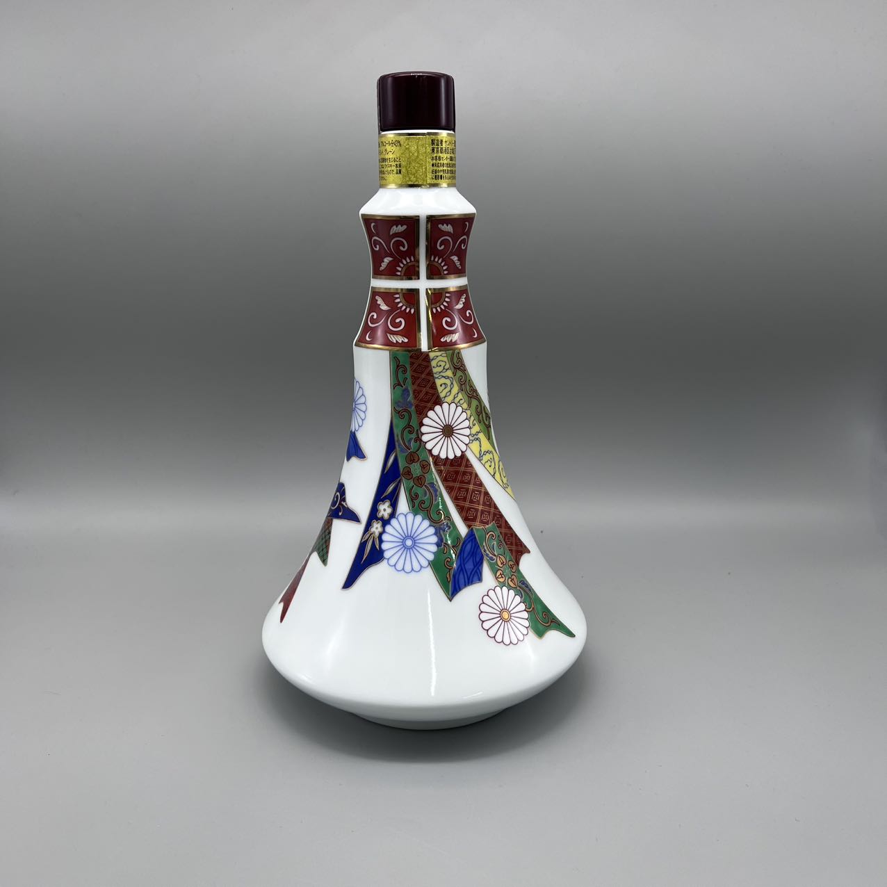 SUNTORY 響21年 有田焼 色絵菊熨斗文扇形瓶 600ml | リンクサス酒販