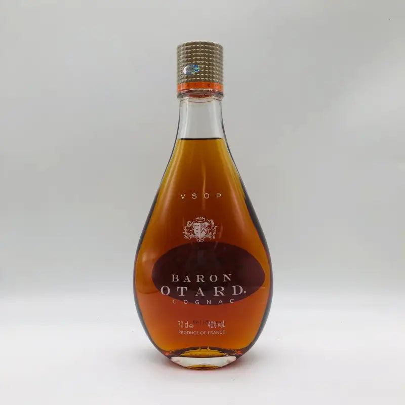 バロンオタールVSOP700mlのアンバー色のコニャックボトル画像