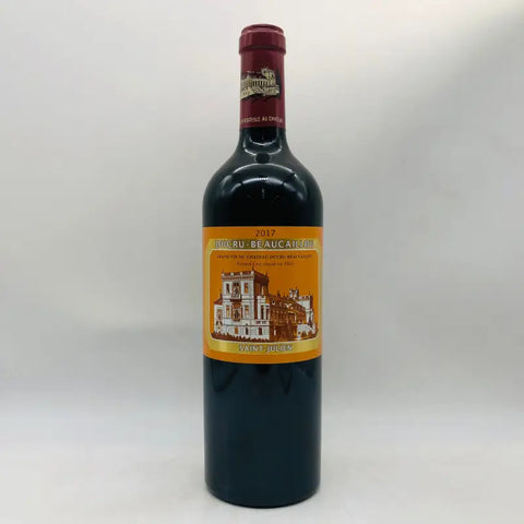 CHATEAU シャトーデュクリュ ボーカイユ 2017の赤ワインボトル画像, maroon cap付き