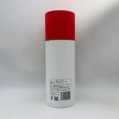 赤いキャップと白いボディのスプレー缶がガイアフローに使われている