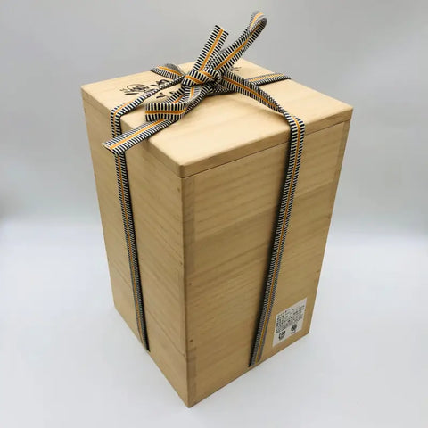 サントリー 響 35年 十四代酒井田柿右衛門作 濁手山つつじ文洋酒瓶 700ml 45% 外箱あり - ウイスキー