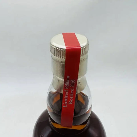 スプリングバンク 25年の700mlボトル、赤いシール付きで古酒。