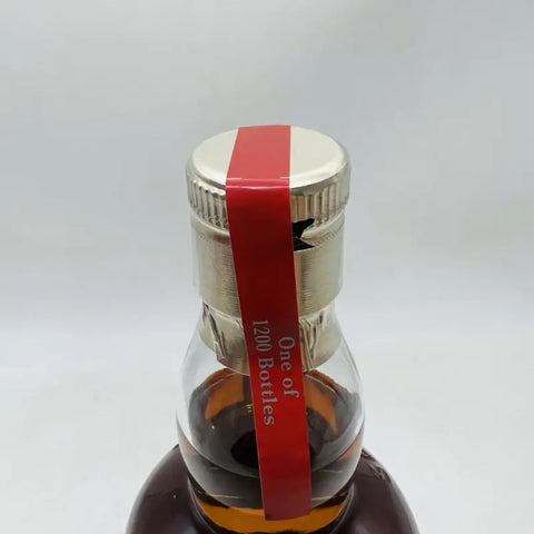 スプリングバンク 25年 700ml 46% の赤いシールがある酒瓶の画像。