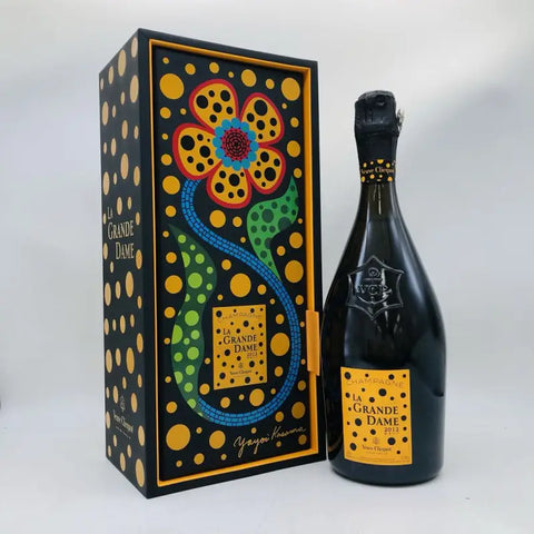 色とりどりの花柄のシャンパンボトルとギフトボックスの画像